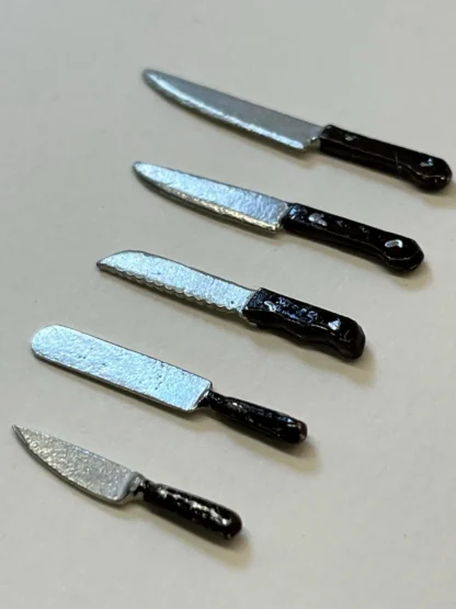 Metal  Set of Knives    British made Top Quality item   JC10